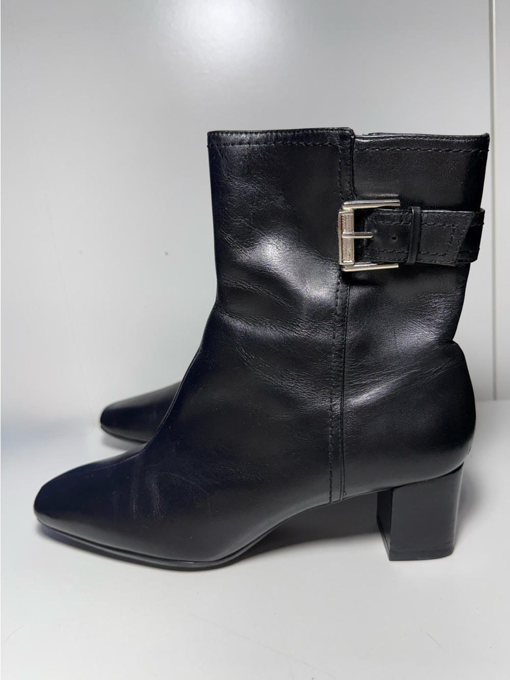Bandolino BDNOREENA Black Leather Buckle Ankle Boots Size 6M